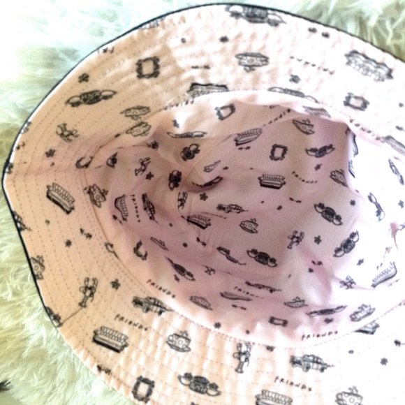 Concept One Friends Reversible Bucket Hat - Picture 4 of 9